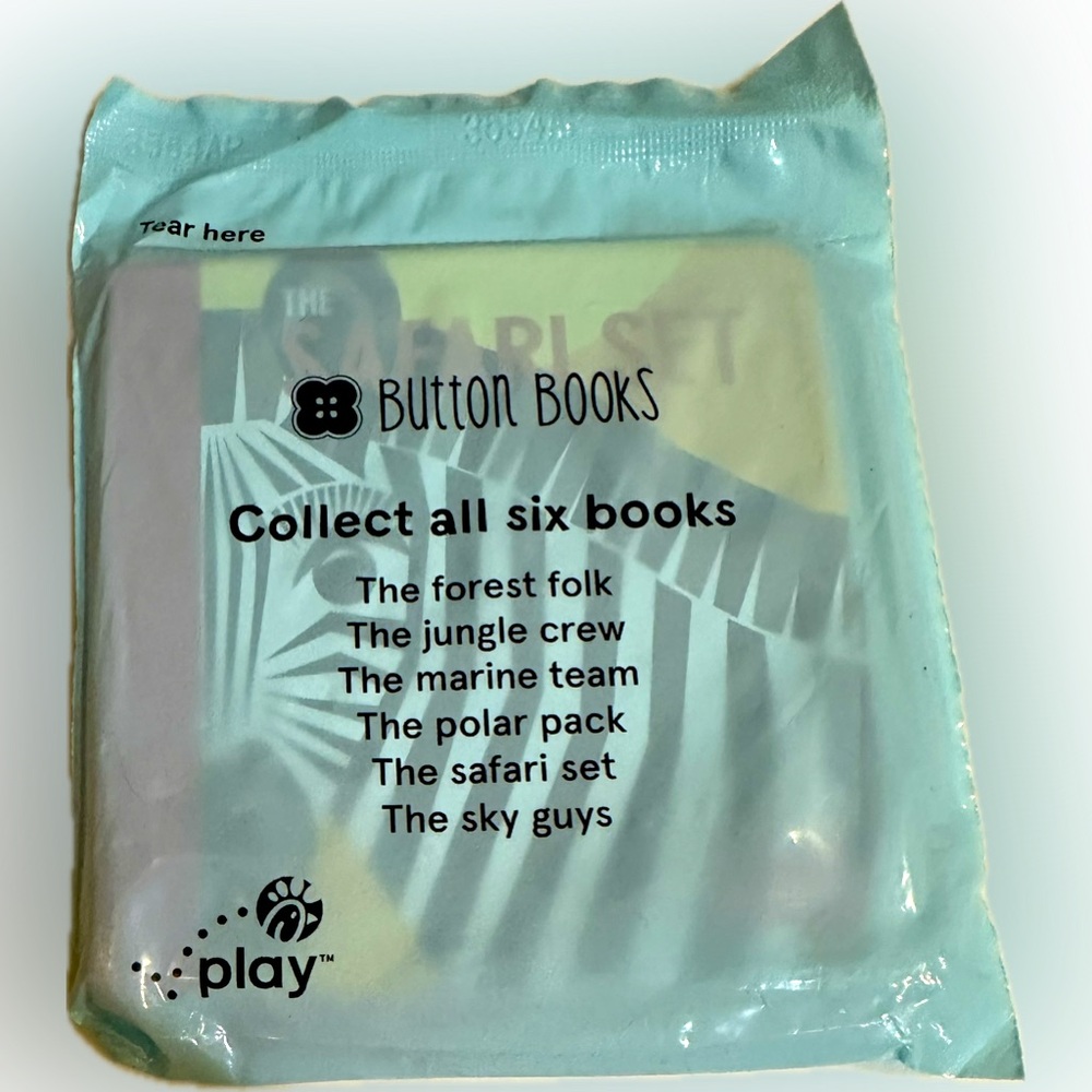 2025 THE SAFARI SET BUTTON BOOKS BOARD BOOK COLLECTION CHICK FIL A KIDS MEAL TOY - Picture 3 of 6